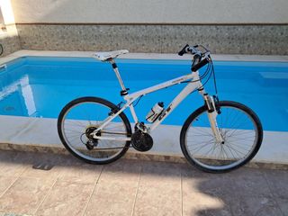 Bicicleta GT Avalanche