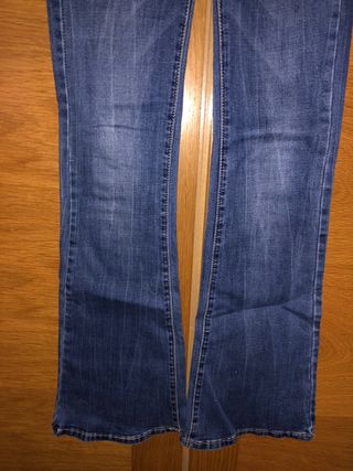Vaqueros campana azul
