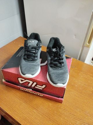 Zapatillas FILA Running Gris/Negras