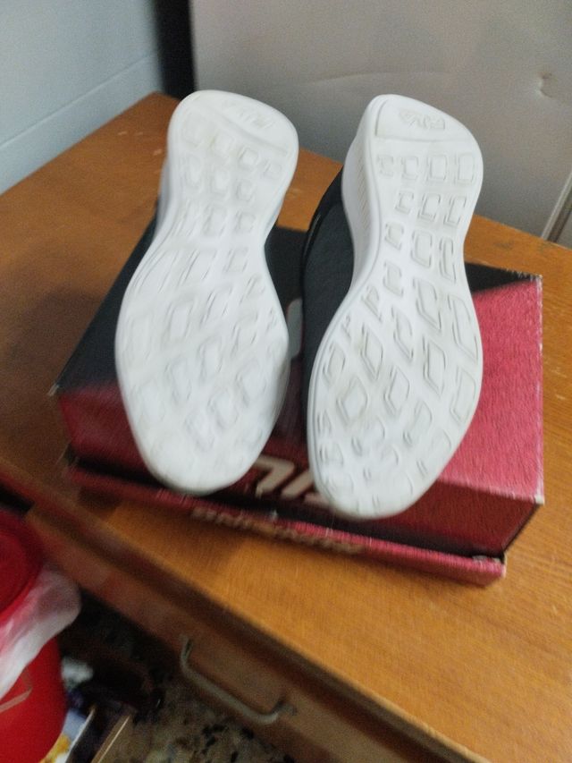 OFERTA SOLO HOY. Deportivas FILA Running Gris/Negr