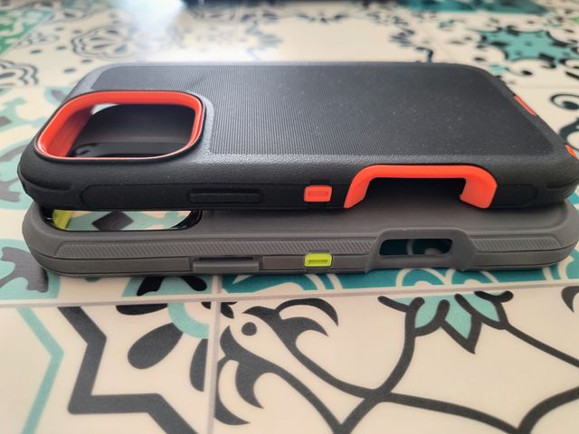 Lote 4 fundas iPhone 16 Pro