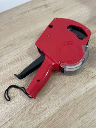 Etiquetadora manual roja apli.
