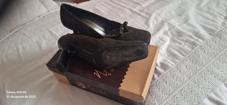 Zapato tacón alto verde oliva oscuro

