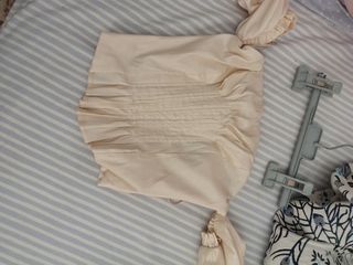 Blusa beige Bershka 