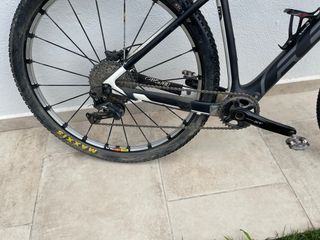 Bicicleta de montaña marca Felt 2 29" rígida 