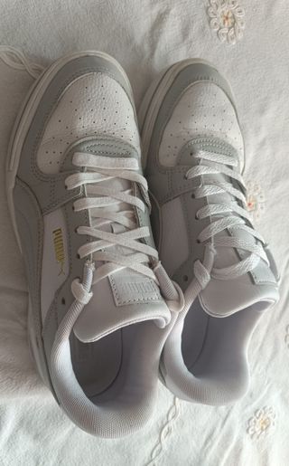 Zapatillas Puma blancas y grises 41