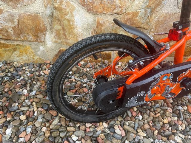 Bicicleta B'Twin 16" Niño con ruedas adicionales