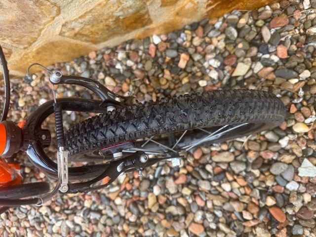 Bicicleta B'Twin 16" Niño con ruedas adicionales