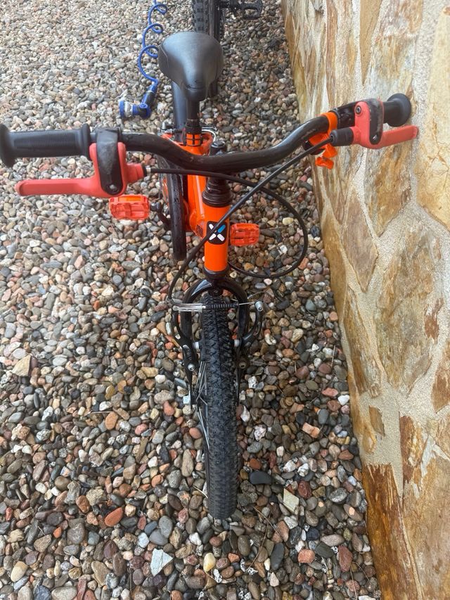 Bicicleta B'Twin 16" Niño con ruedas adicionales