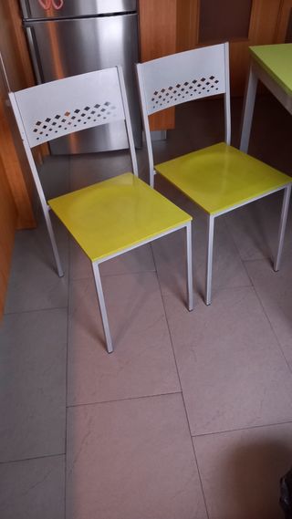2 Sillas de Cocina marca Ondarreta