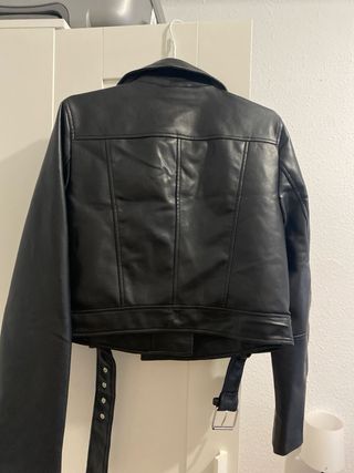 Cazadora negra Stradivarius