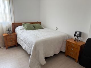 Juego de muebles para dormitorio en madera