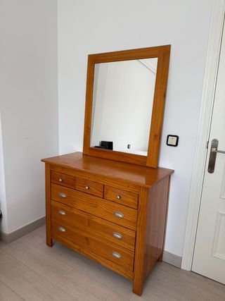 Juego de muebles para dormitorio en madera