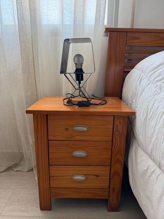 Juego de muebles para dormitorio en madera