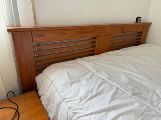 Juego de muebles para dormitorio en madera