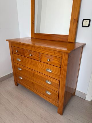 Juego de muebles para dormitorio en madera