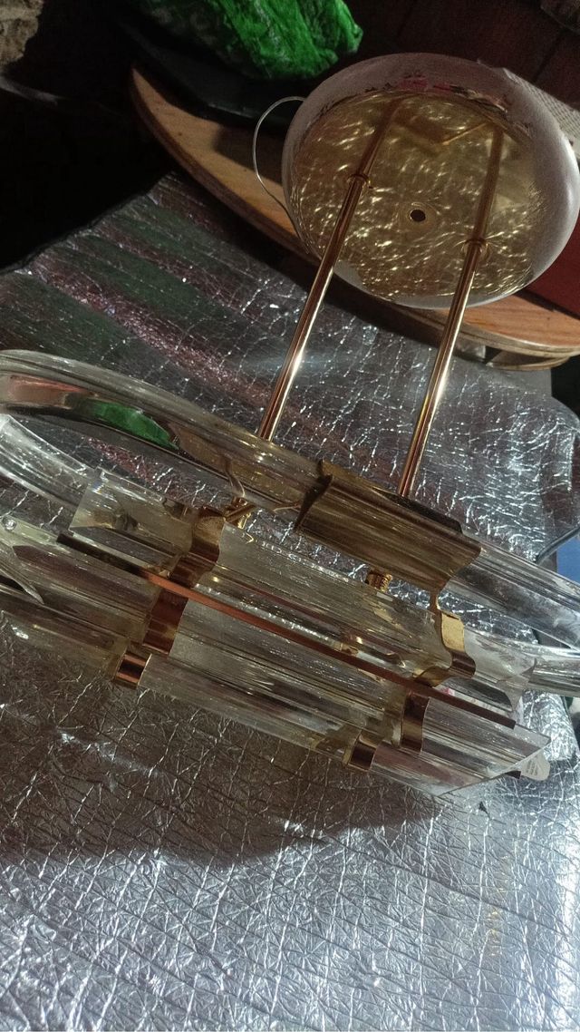 Lámpara vintage dorada y cristal