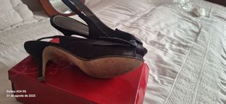 Zapatilla tacón negra Lorena Carrero