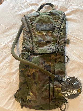 Mochila CamelBak 3L camuflaje