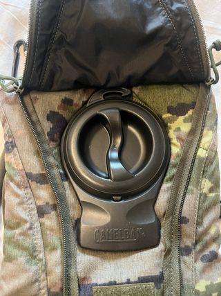 Mochila CamelBak 3L camuflaje