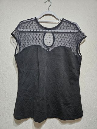 Camiseta negra encaje