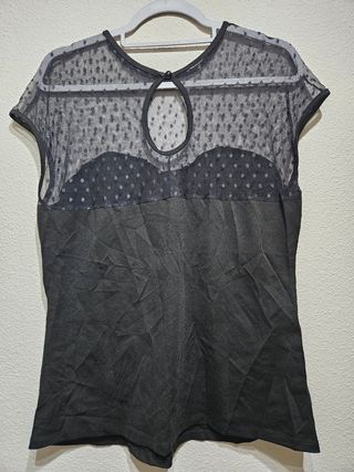 Camiseta negra encaje