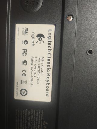 Kit Logitech: Teclado, ratón y cámara