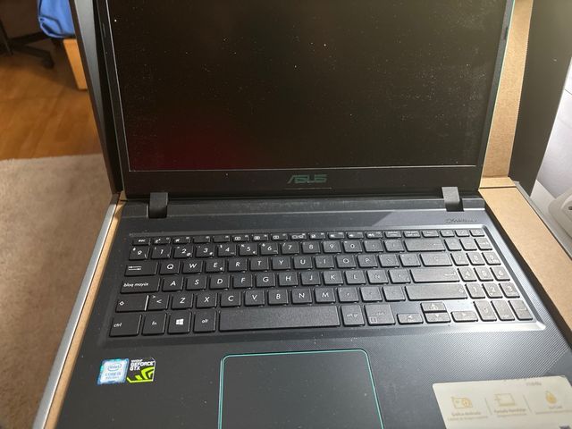 Portátil ASUS - Batería rota sin disco duro