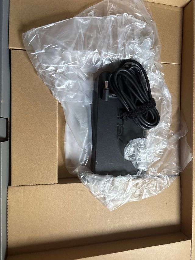 Portátil ASUS - Batería rota sin disco duro