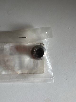 Tuerca Yamaha R6 95604-08200