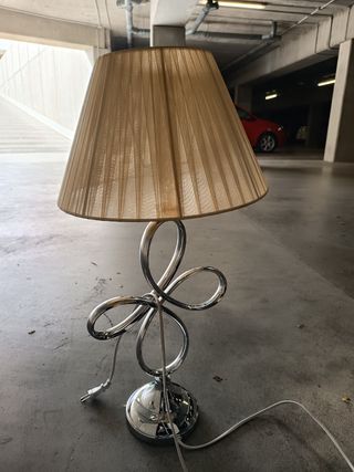 Lámpara de mesa metal - plateada