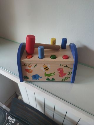 Martillo de madera infantil