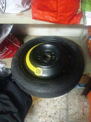 Rueda repuesto coche