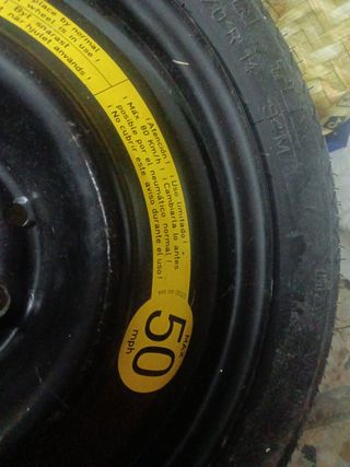 Rueda repuesto coche