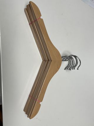 28 Perchas madera niños 32cm