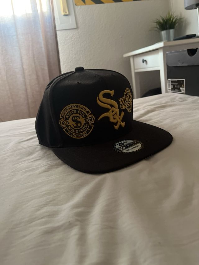 Gorra New Era Chicago Sox negra y dorada