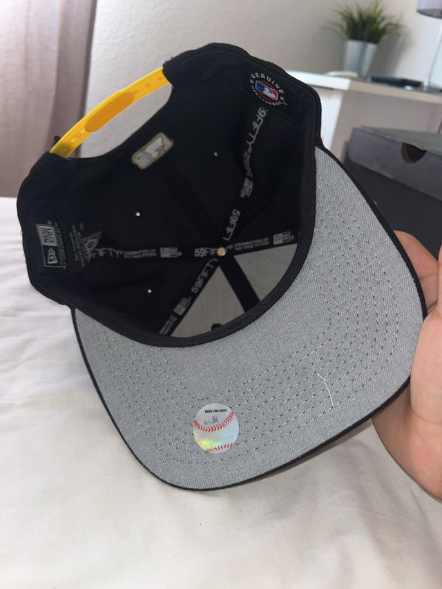 Gorra New Era Chicago Sox negra y dorada