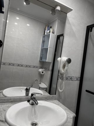 Mueble baño con espejo