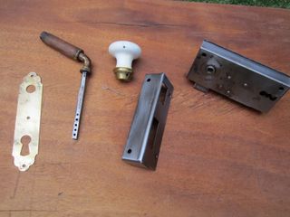 Cerradura antigua con pomo esmaltado(Juan Ignacio)