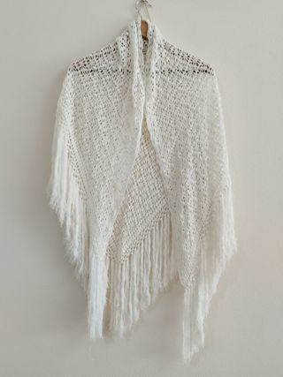Mantón blanco crochet