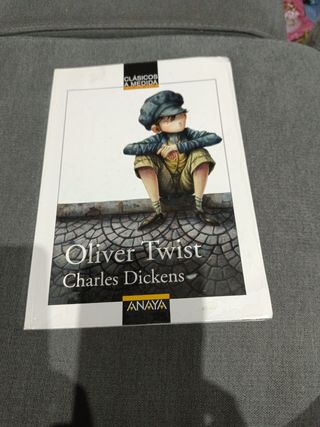 Oliver Twist (Clásicos a medida) (Spanish Edition)