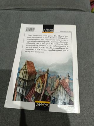 Oliver Twist (Clásicos a medida) (Spanish Edition)