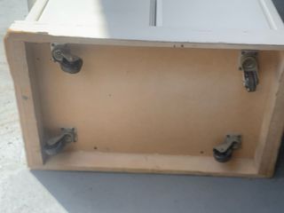 Mesa auxiliar blanca plegable de madera