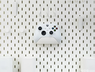 Soporte Mando XBOX - IKEA SKÅDIS