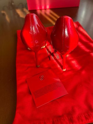 Tacones rojos Carolina Herrera