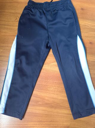 Pantalon chándal Larrodé talla 4 
