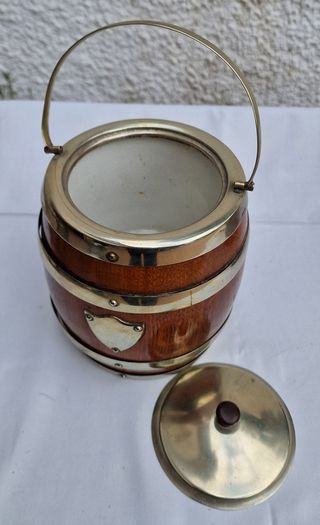 Galletero antiguo de madera.
(Precio por unidad)