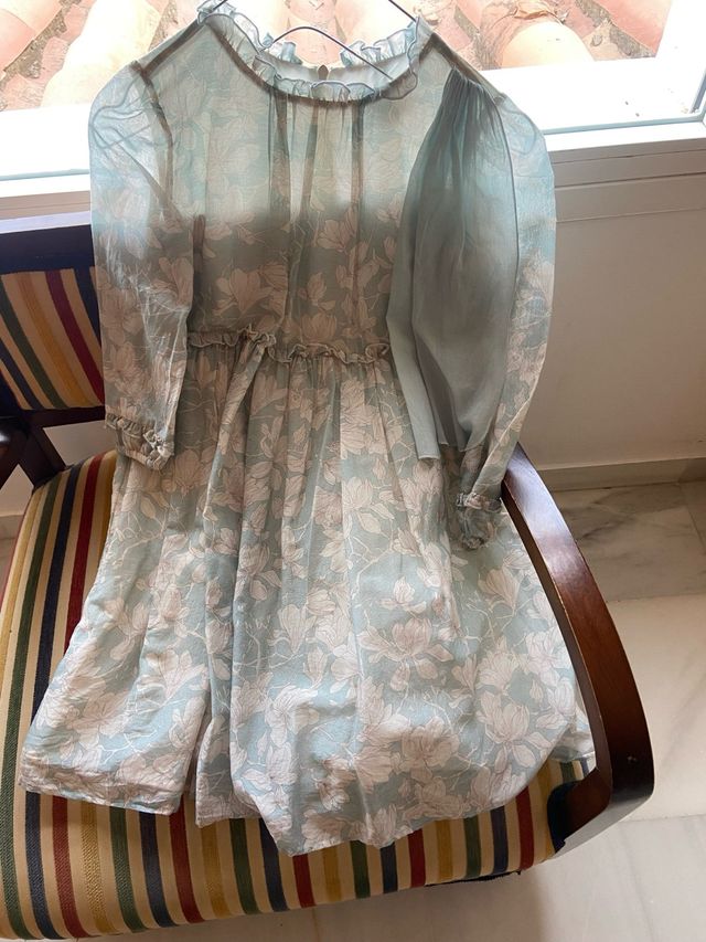 Vestido niña floral azul claro Marca Coconut.2024