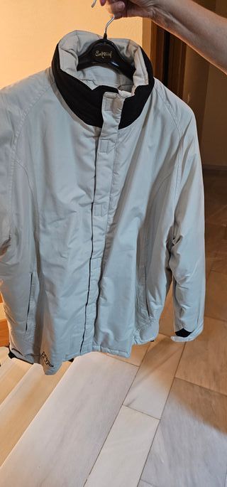 Chaqueta Kappa beige deportiva