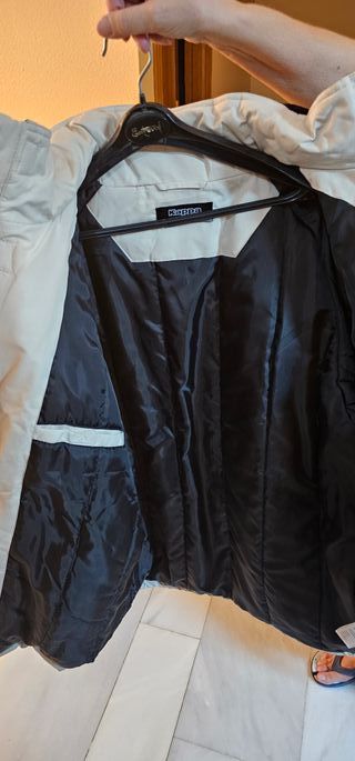 Chaqueta Kappa beige deportiva